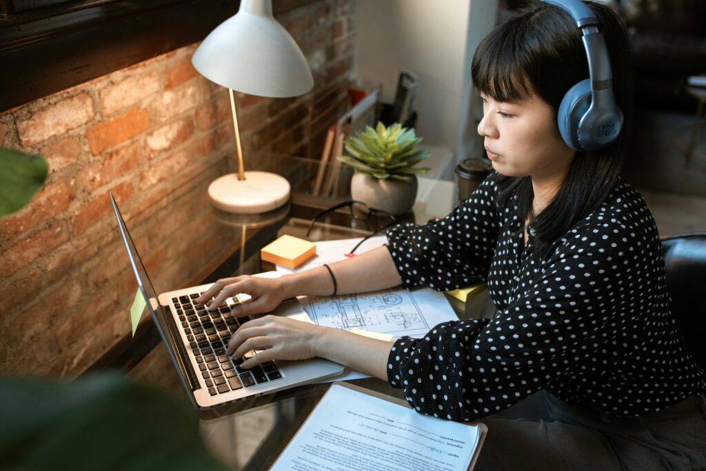 A girl is exploring online business ideas